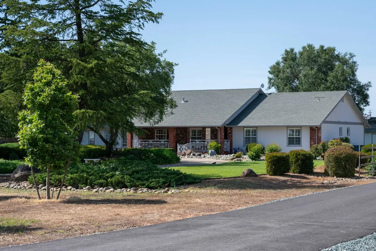 Illustrative home photo for listing preview 1